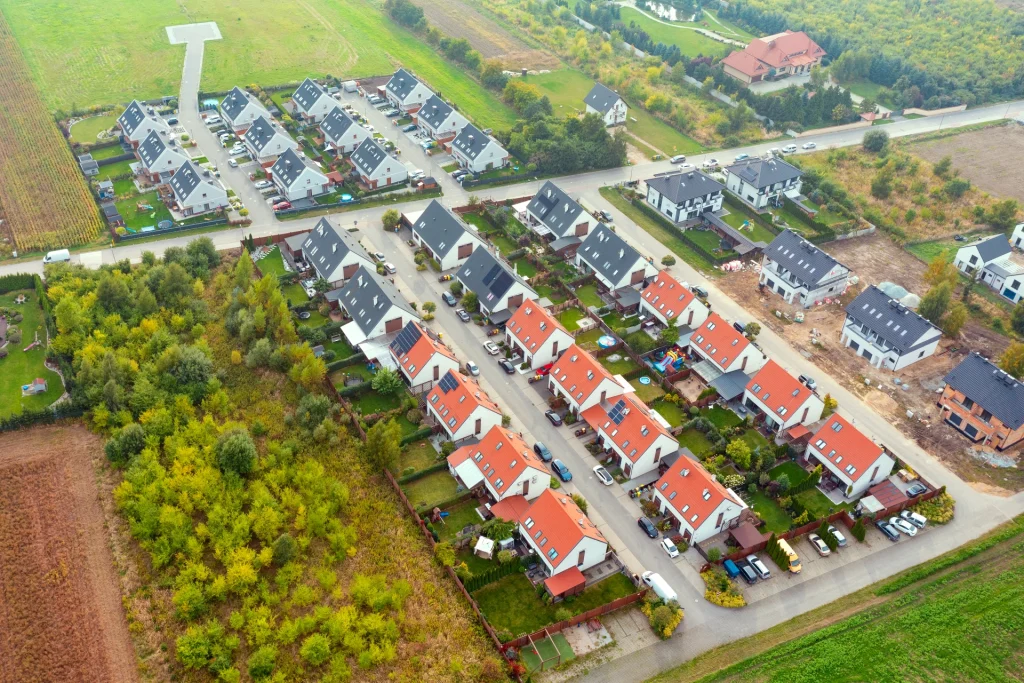 Drony w branży nieruchomości: Rewolucja w prezentacji wizualnej