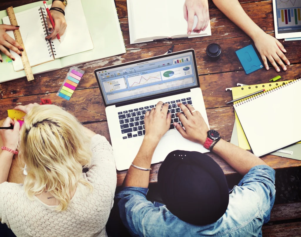 Jak skutecznie zarządzać mediami społecznościowymi dla Twojej firmy?